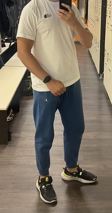 Vand pantaloni originali Jordan marimea M