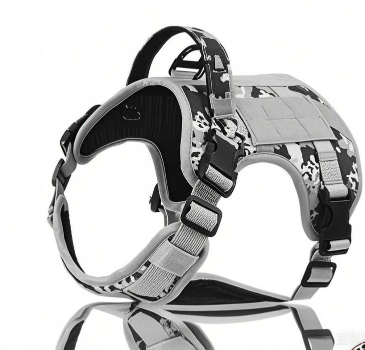 Камофлажен нагръдник за куче
