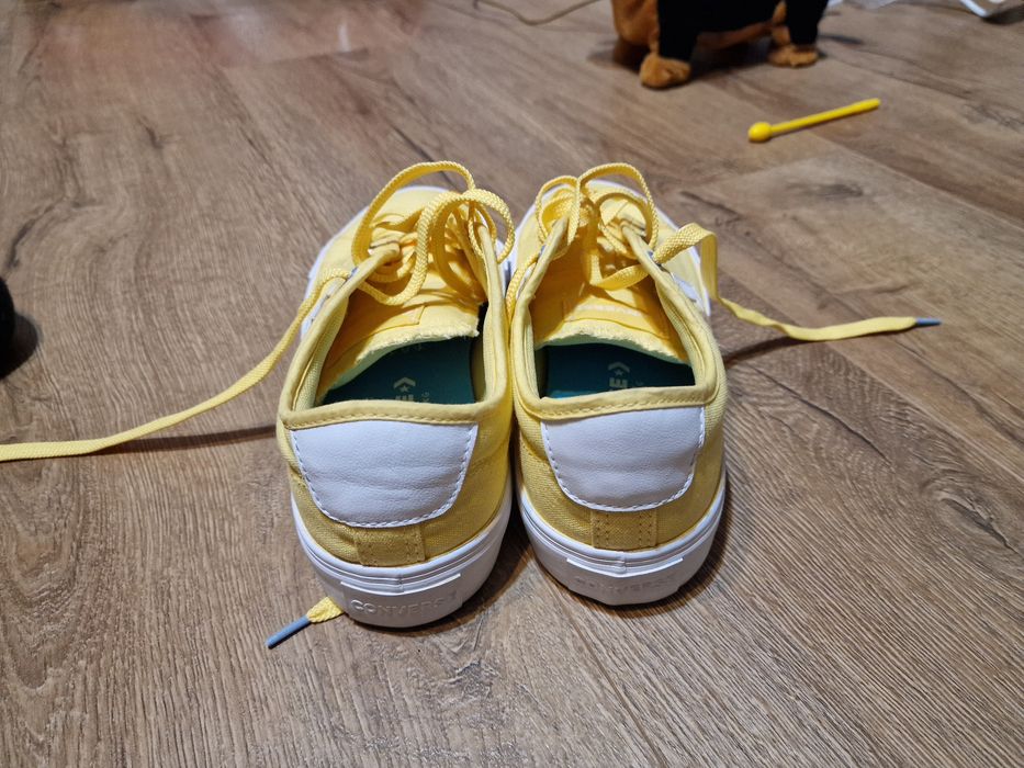 Tenesi Noi Converse