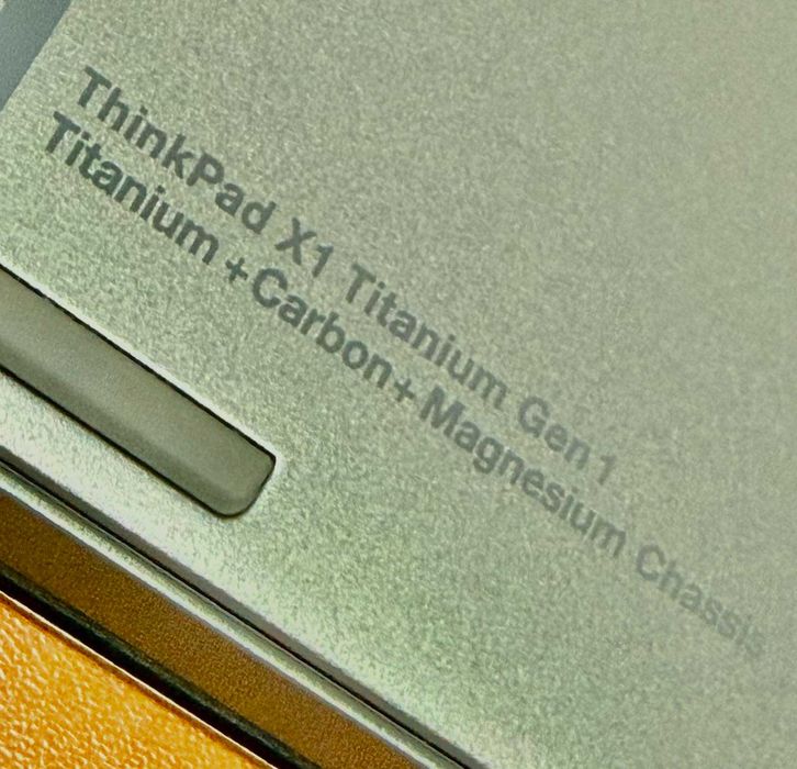 Lenovo X1 Titanium Yoga 2-in-1/ i5-1140G7 / 16GB / 512GB SSD /2K Touch