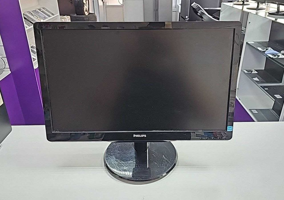 Philips 196V4L — компактный монитор для дома и офиса!