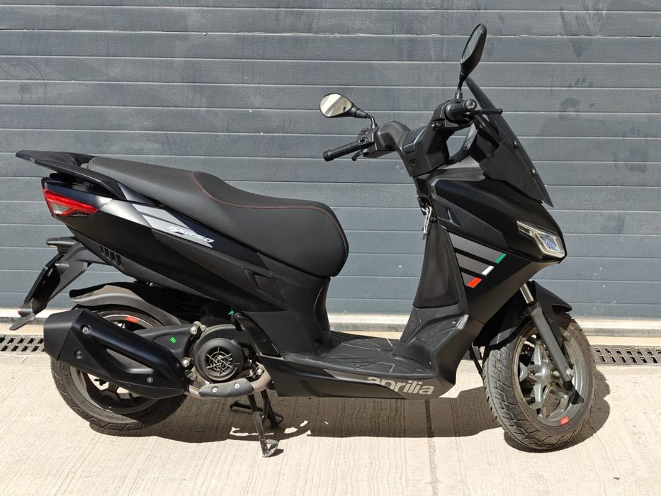 Aprilia SXR 50 din anul 2023