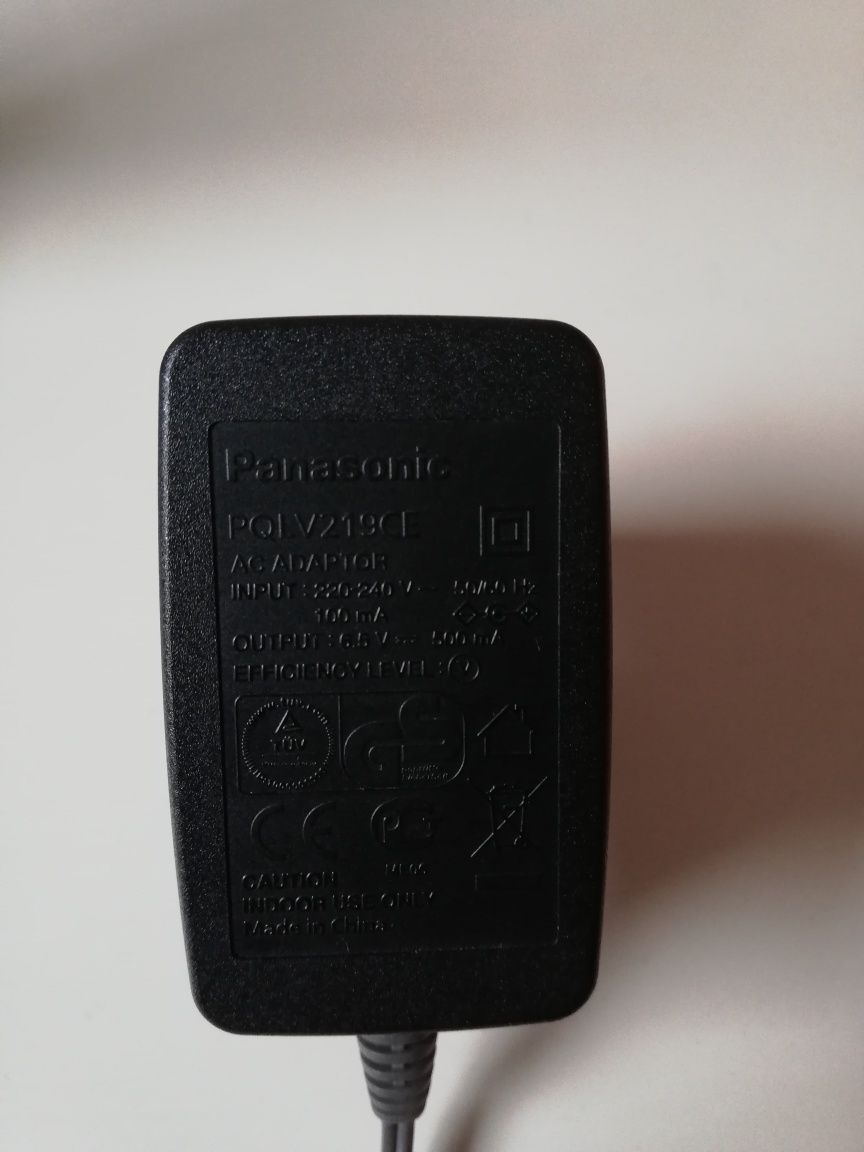 Vând telefon fără fir (cordless) Panasonic model KX-TG2511FX