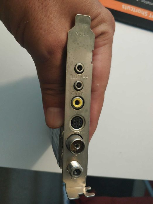 Placă SAPPHIRE pulse radeon rx 550 - 4gb gddr5 si doua bonusuri retro