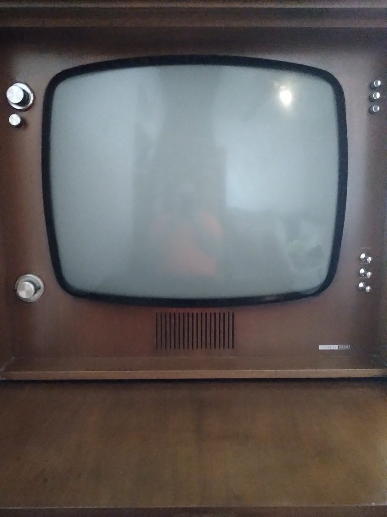 Televizor vechi  !