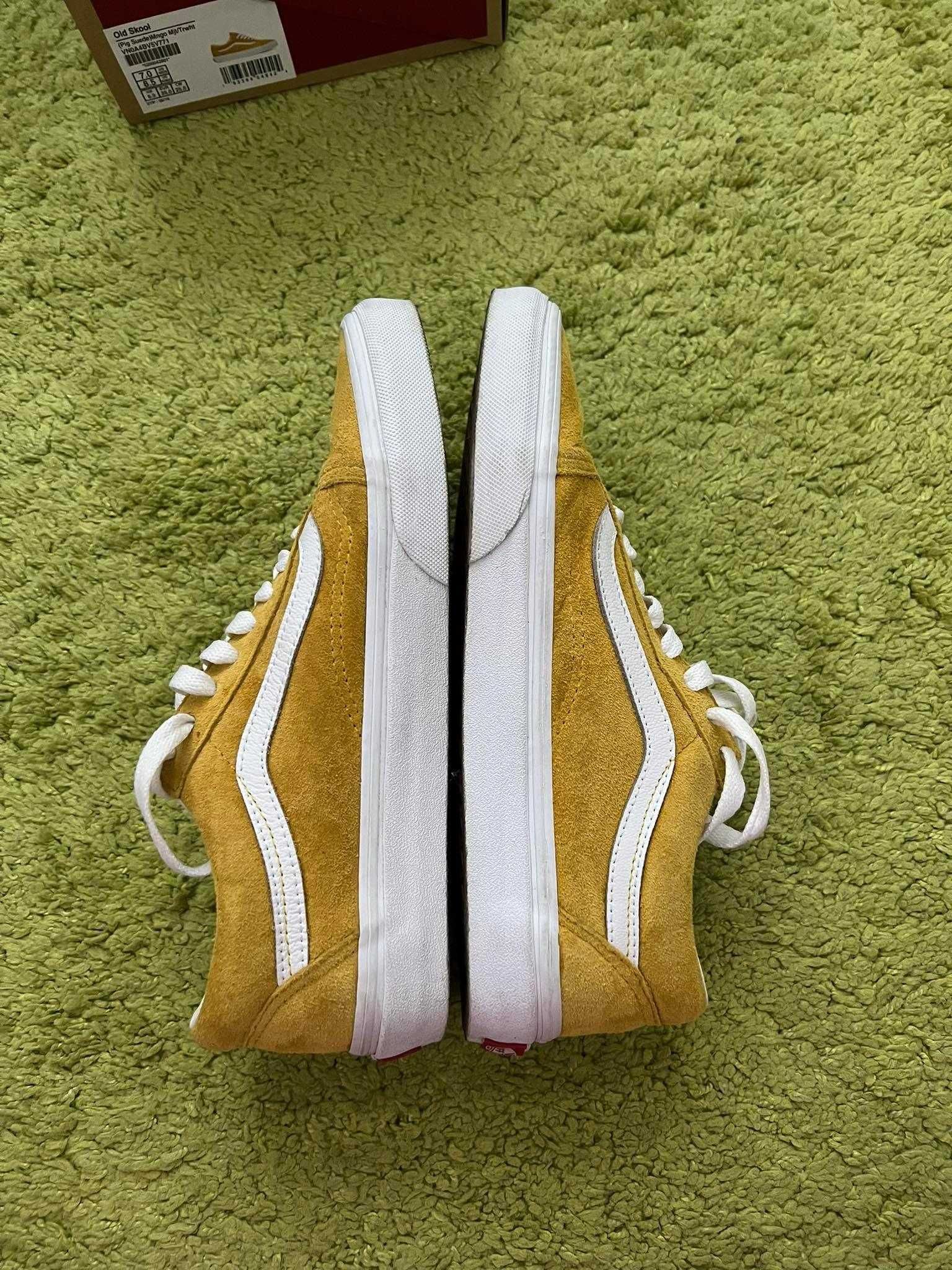 Продавам обувки Vans Old Skool (Pig Suede) Mngo Mjt/Trwht