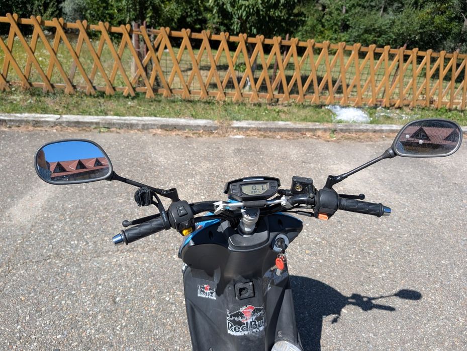 Scuter Peugeot Streetzone 49cc 2015 (nu Suzuki, Yamaha, Piaggio, Kawas