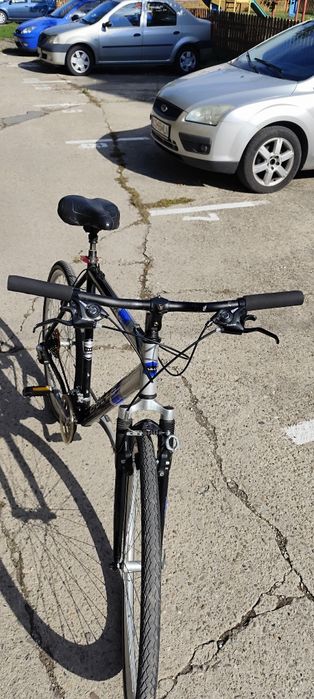 Vând bicicletă Bulls cadru de aluminiu 54 cm 22 inch 24 viteze roți 28