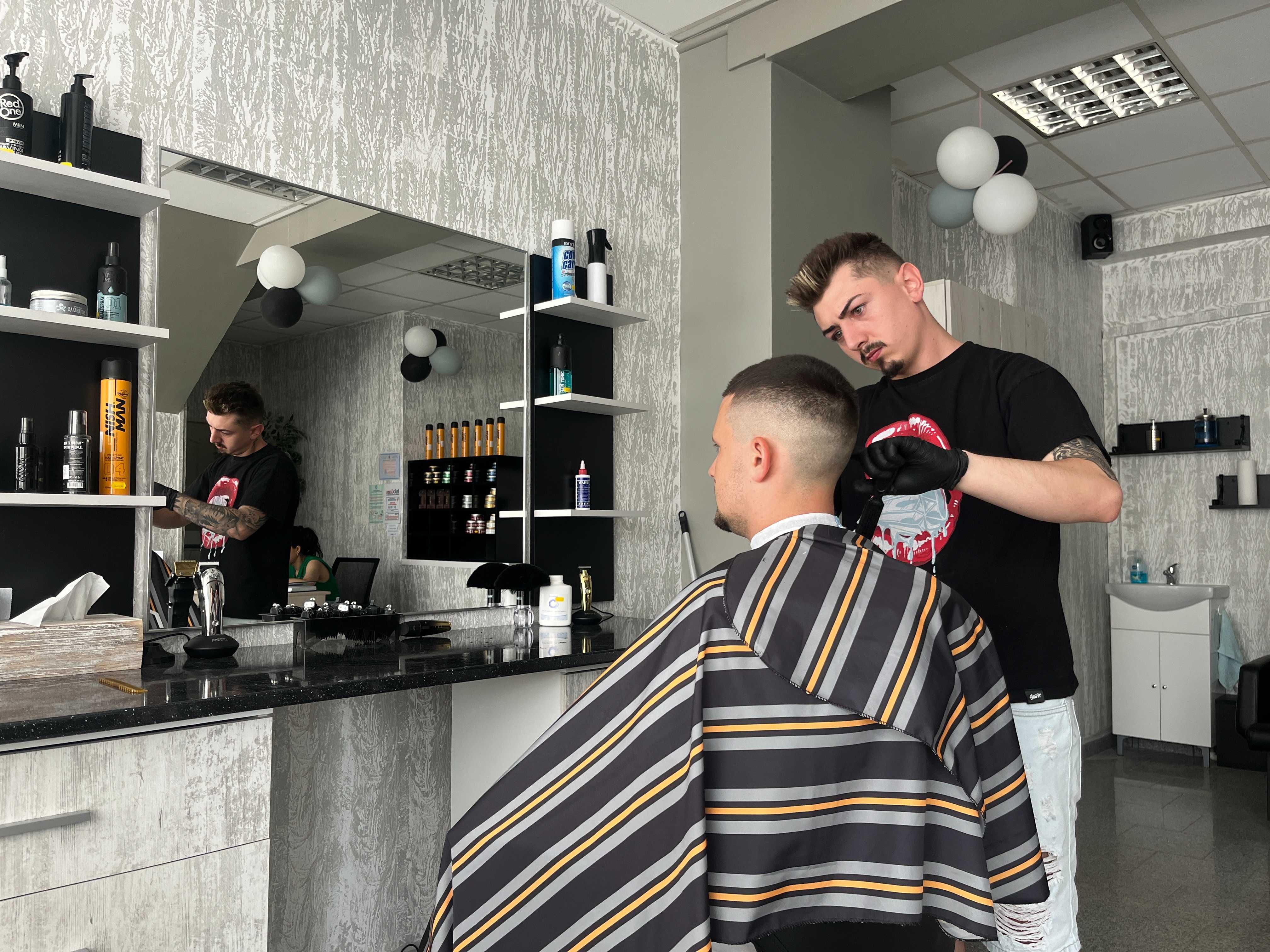 Angajez frizer full-time FLR Barber