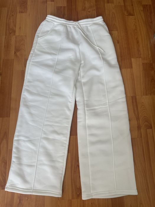 Pantaloni evazati albi