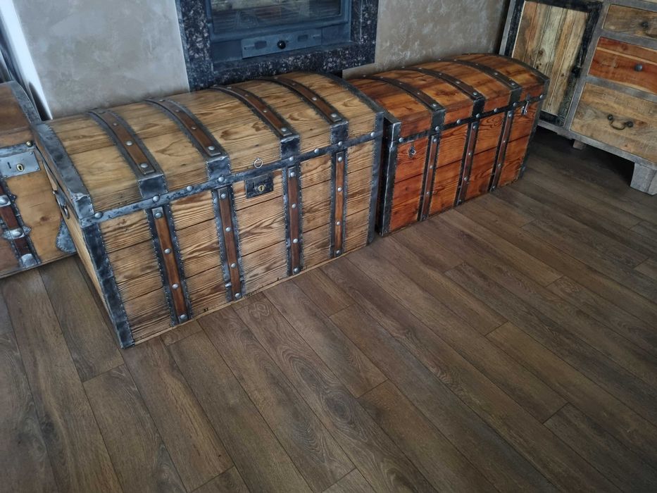 Стар дървен сандък/ракла/скрин