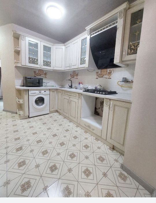 Arenda Sarakulka Lokamativ bollarga oilaga qizlarag