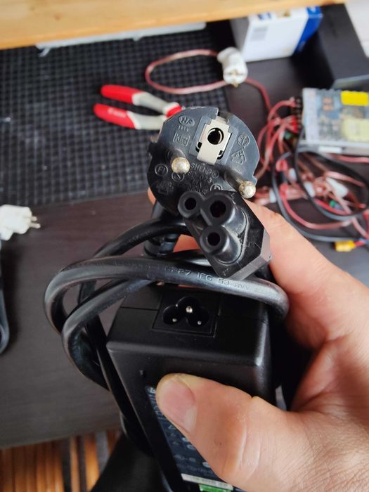 Incarcator  19v - 4.74 V