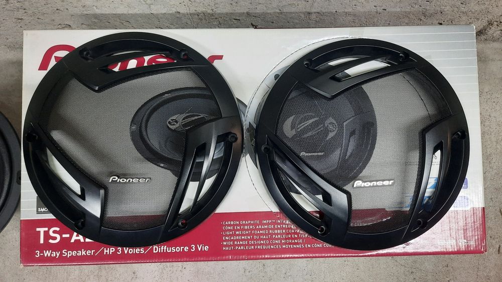Pioneer TS-A2503i-420 W-25см-тонколони