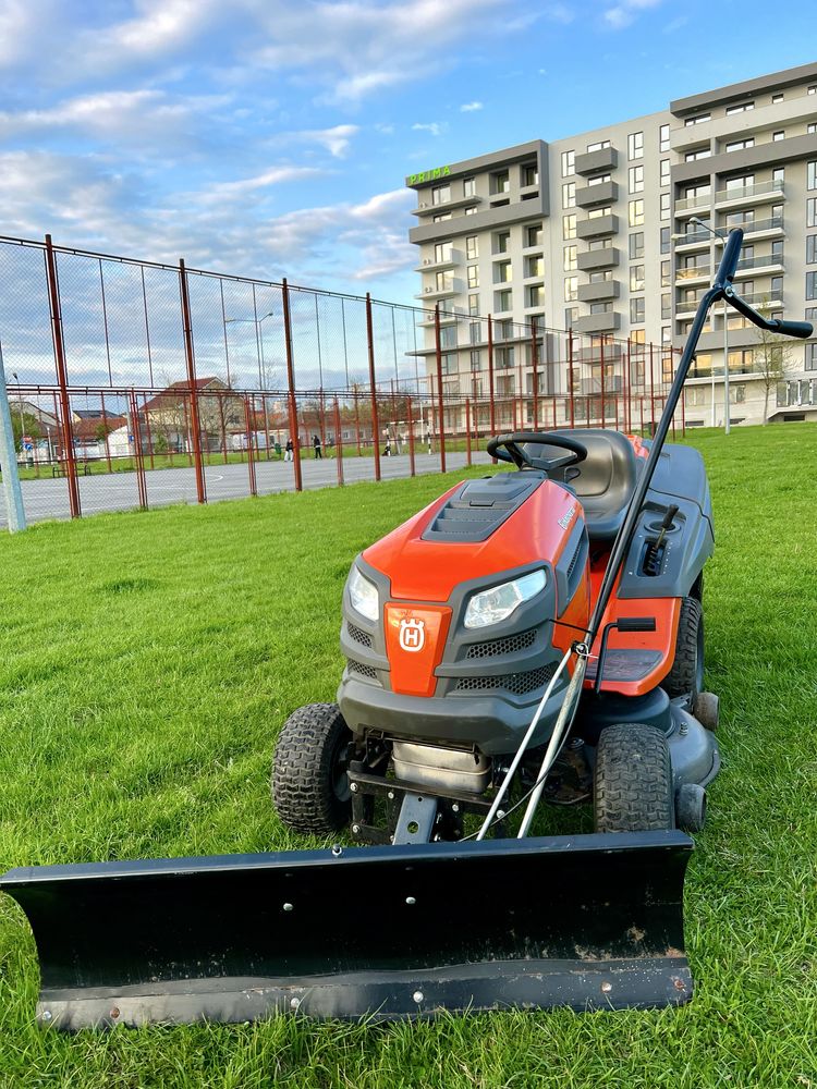 Tractoras de tuns iarba Husqvarna Kawasaki V2 28.0 Ore Functionare