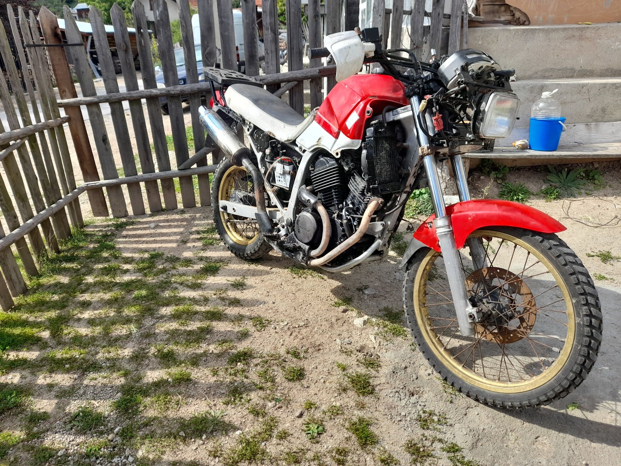 Части за honda transalp