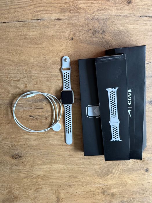 Apple watch SE 44MM Silver