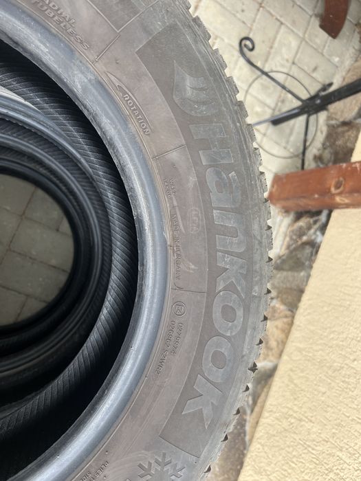 Anvelope iarna Hankook 215 65 R16