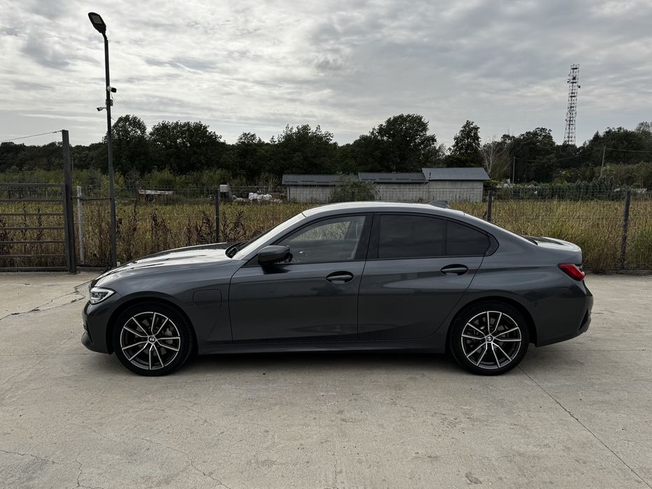 Bmw 2021 Faruri Laser/Harman Kardon/navi mare/scaune incalzite sport