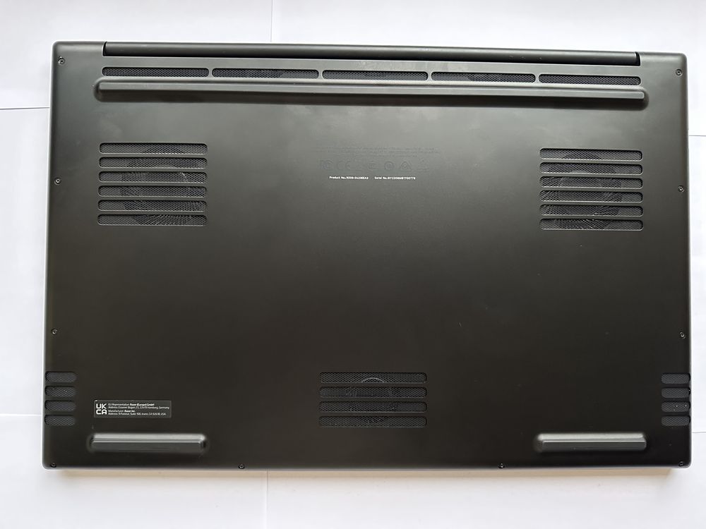Лаптоп Razer Blade 17 2022 (i7-12800H, RTX3060, 32RAM, 1256 SSD)