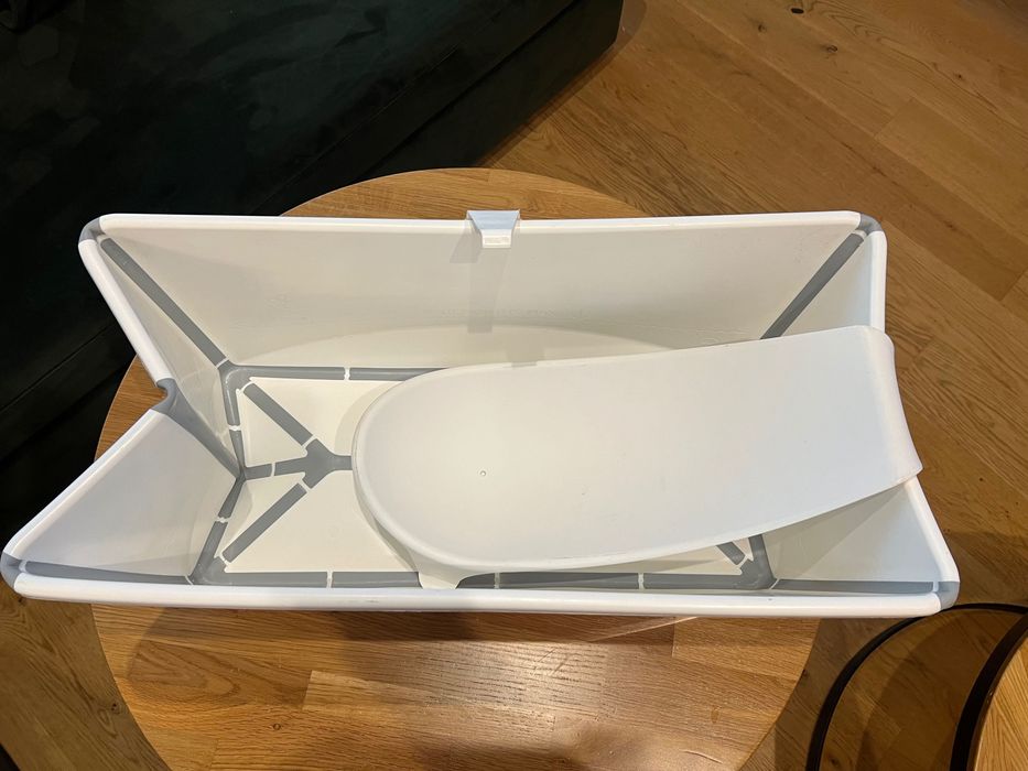 Stooke сгъваема бебешка вана с подложка за новородено