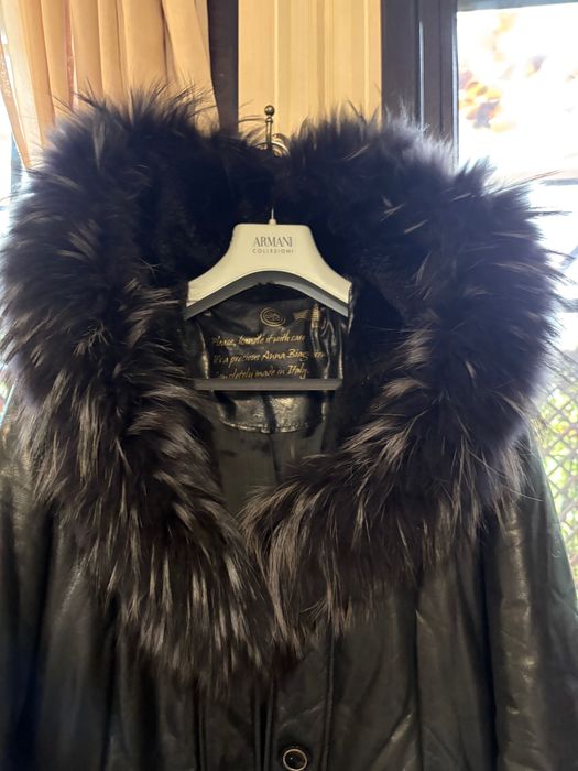 Haină din piele ușor matlasata cu blană matirala