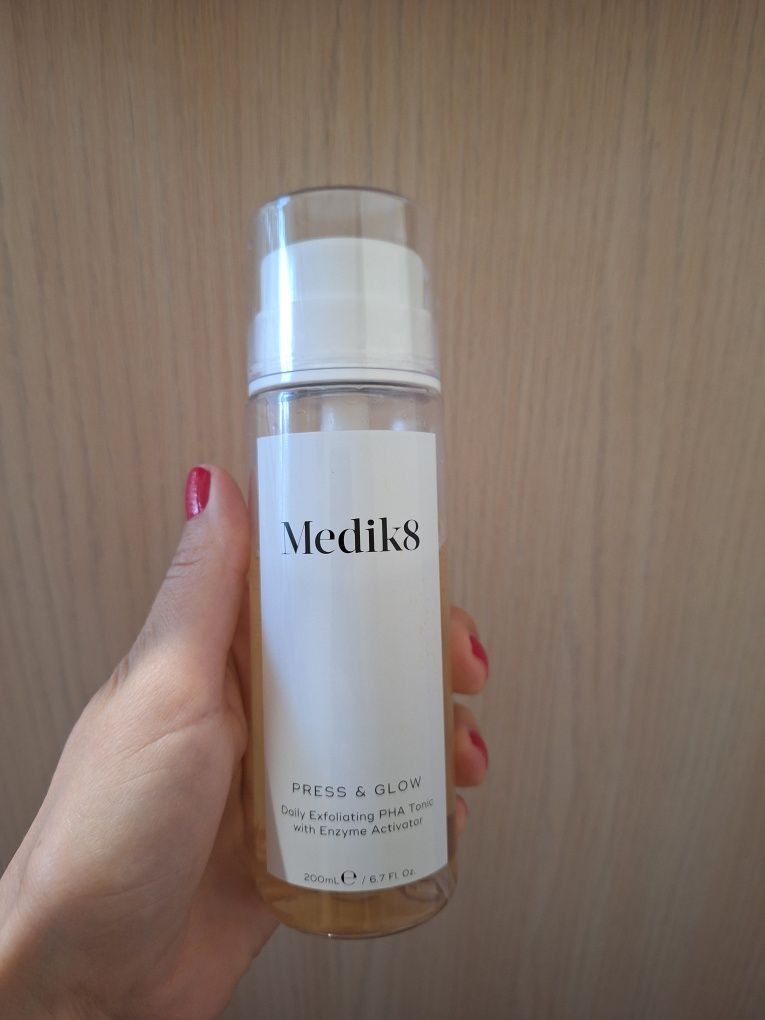 Medik8 Press&Glow тоник