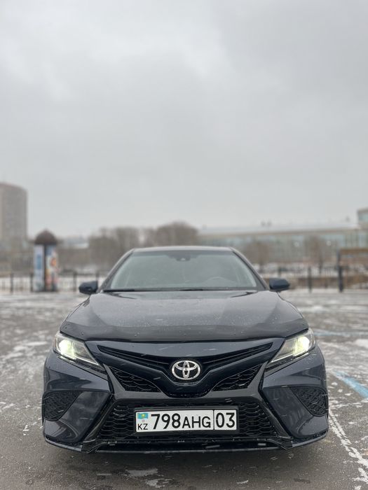 В аренду TOYOTA CAMRY XV70 SE (американец)
