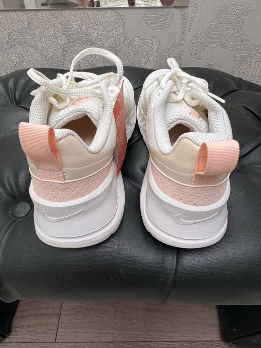 Продам кроссовки Nike оригинал