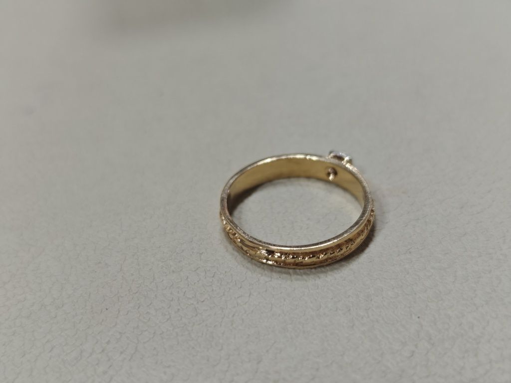 Inel aur 18k 2.33gr cu diamant 0.035ct (r)