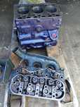 Vând piese motor tractor