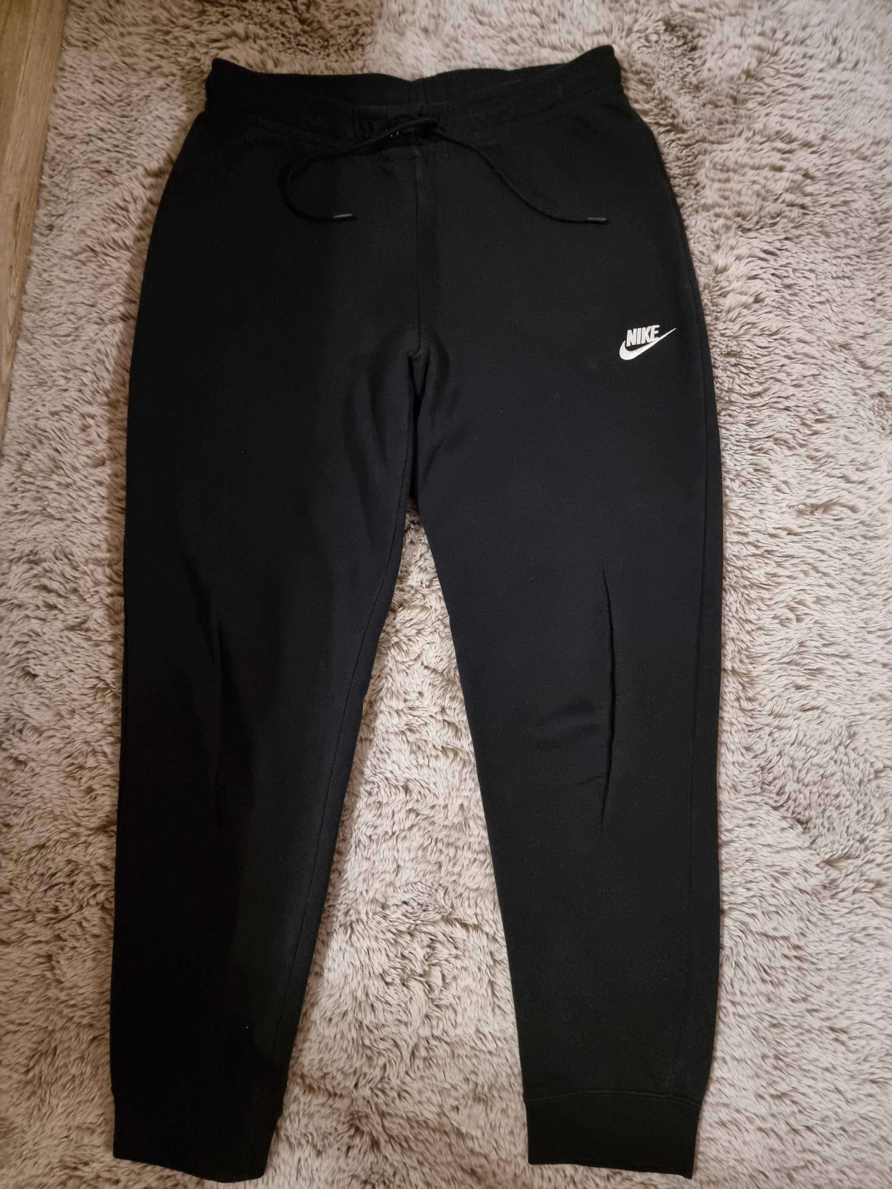 Nike 100% оригинално долнище ( M )