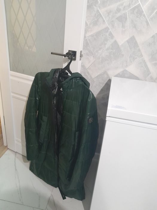 Продам куртку осеннюю