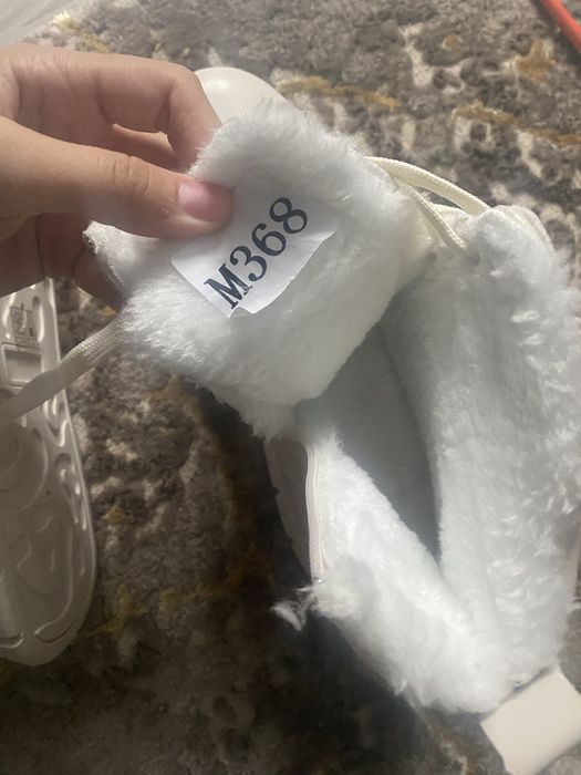 Vand ghete dama , sunt din pitesti .