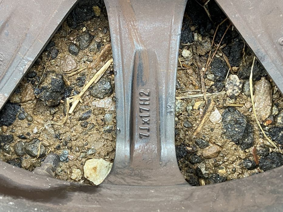 215 50 17 Hankook Зимни