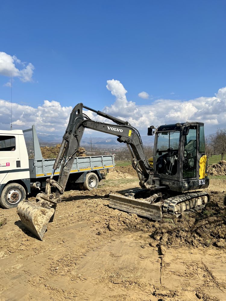 Închiriez/Execut lucrari cu Boldoexcavator si Miniexcavator /Transport