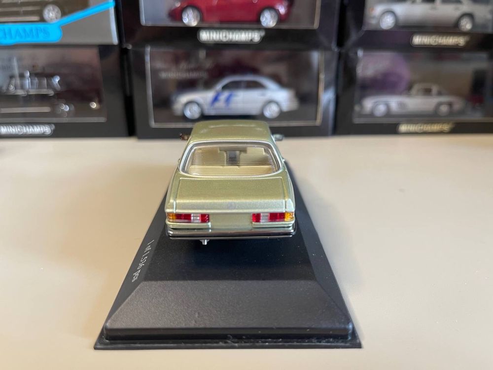 Macheta Mercedes 230 CE 1:43 Minichamps