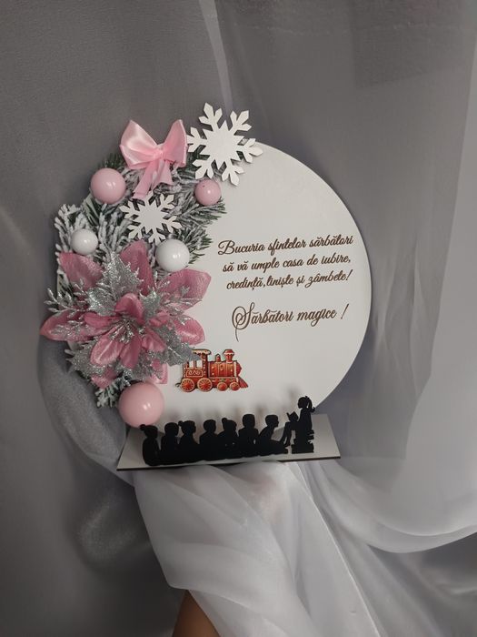 Aranjamente / coronițe personalizate cu nume sau texte preferențiale