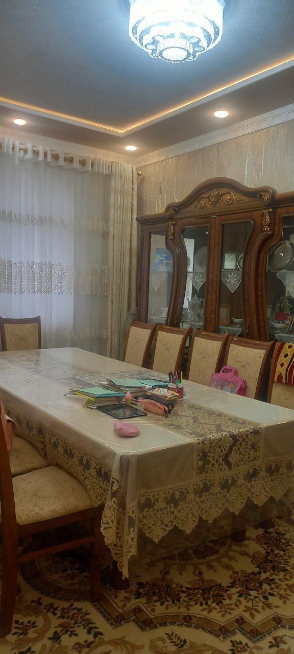СРОЧНО продаётся 3-х комнатная квартира в Янгихаётском районе Спутник