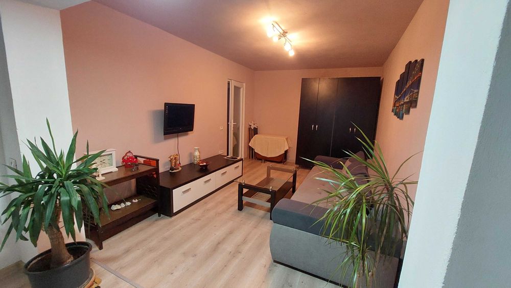 Inchiriez apartament 3 camere de Vlaicu-Lebăda