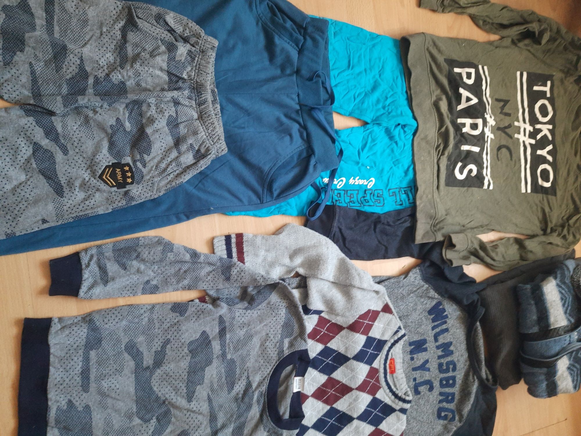 Lot bluze ,hanorace și pantaloni  pt 10-12 ani + alte bluze cadou