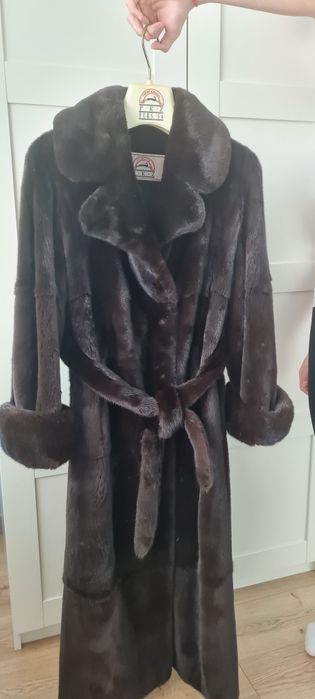Продам норковую шубу производство  Греция,блэклама