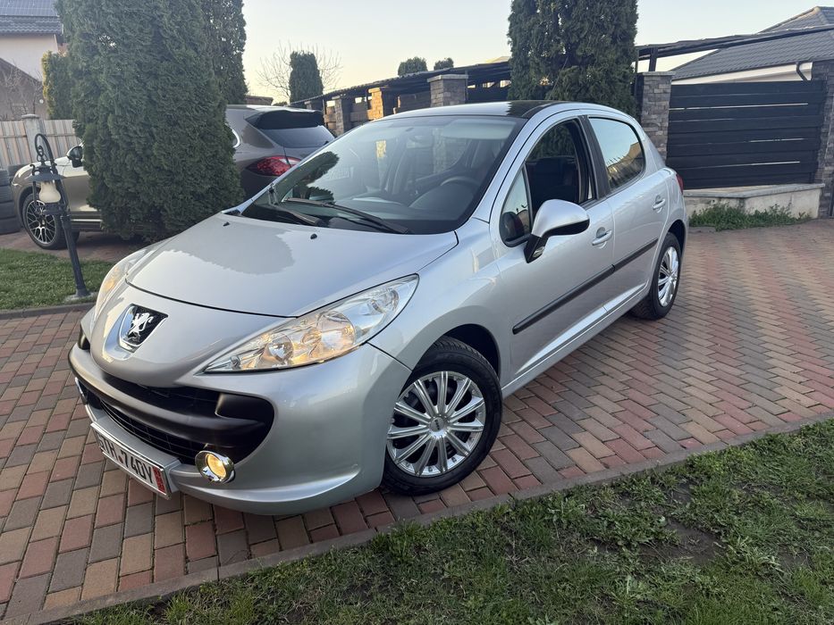 PEUGEOT 207 1.4i* 95cp* 2010* Impecabil!!!