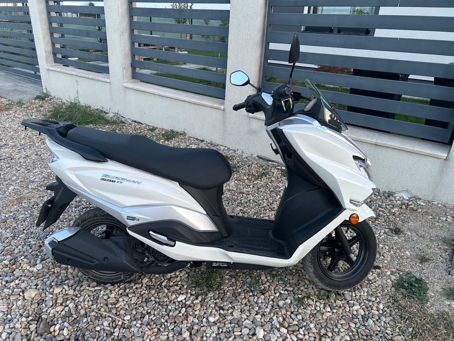 Vand scuter Suzuki Burgman