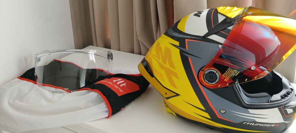 Мото каска Mt размер XL