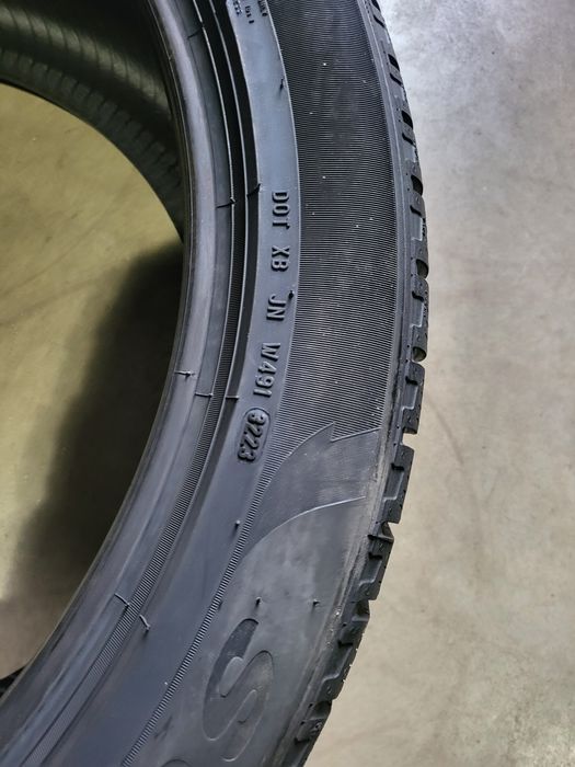 325/35/22//285/40/22 Pirelli