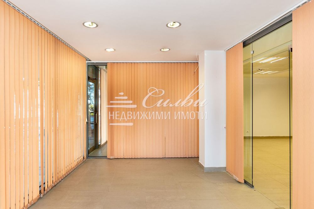 Продава се МАГАЗИН в централната част на града