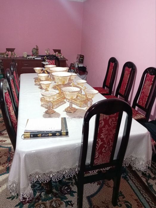 Стол стул сотилади 10 лик