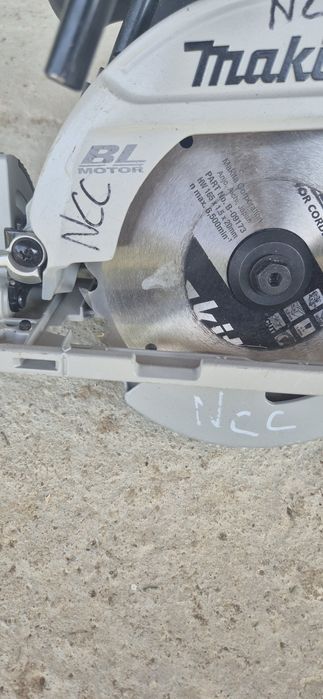 Circular Makita DHS680