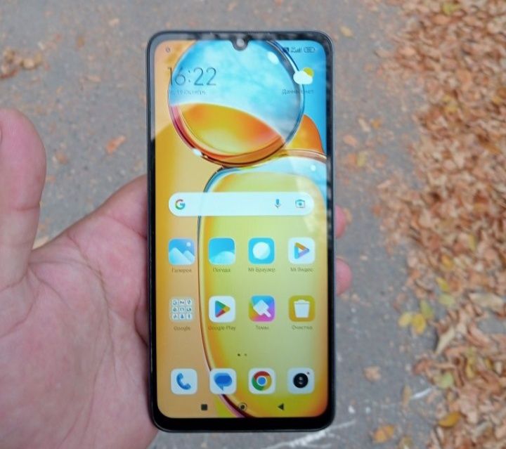 Продам телефон Redmi 13c 8/256 состояние отлично